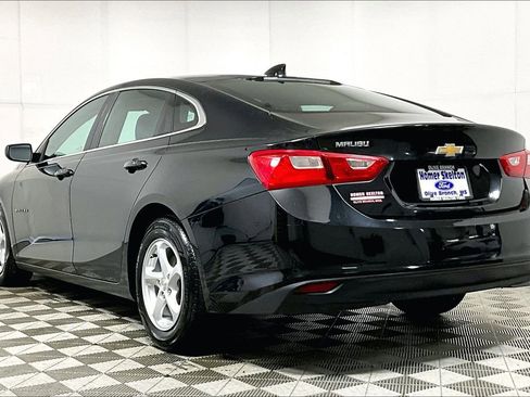 Used 2017 Chevrolet Malibu LS image 10