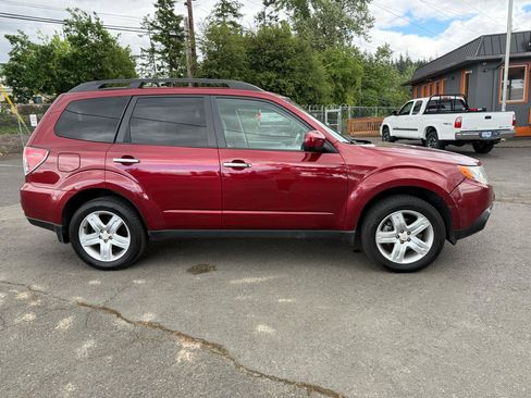 Used 2010 Subaru Forester 2.5X Premium AWD/4WD image 6