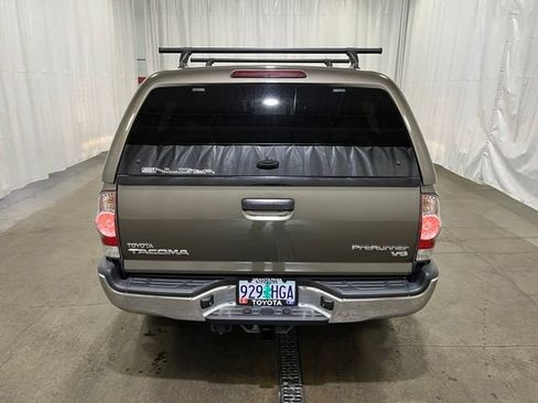 Used 2015 Toyota Tacoma PreRunner w/ TRD Off-Road Package RWD image 5