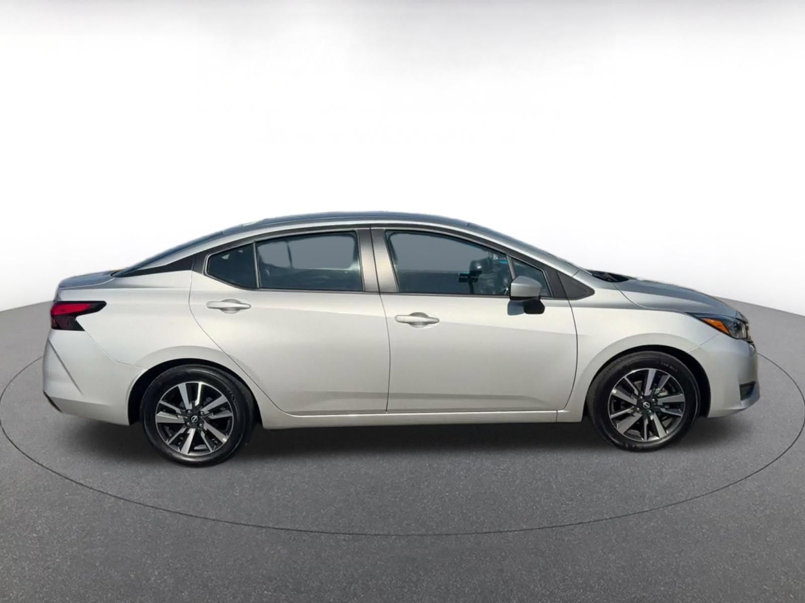 Used 2025 Nissan Versa SV FWD image 15