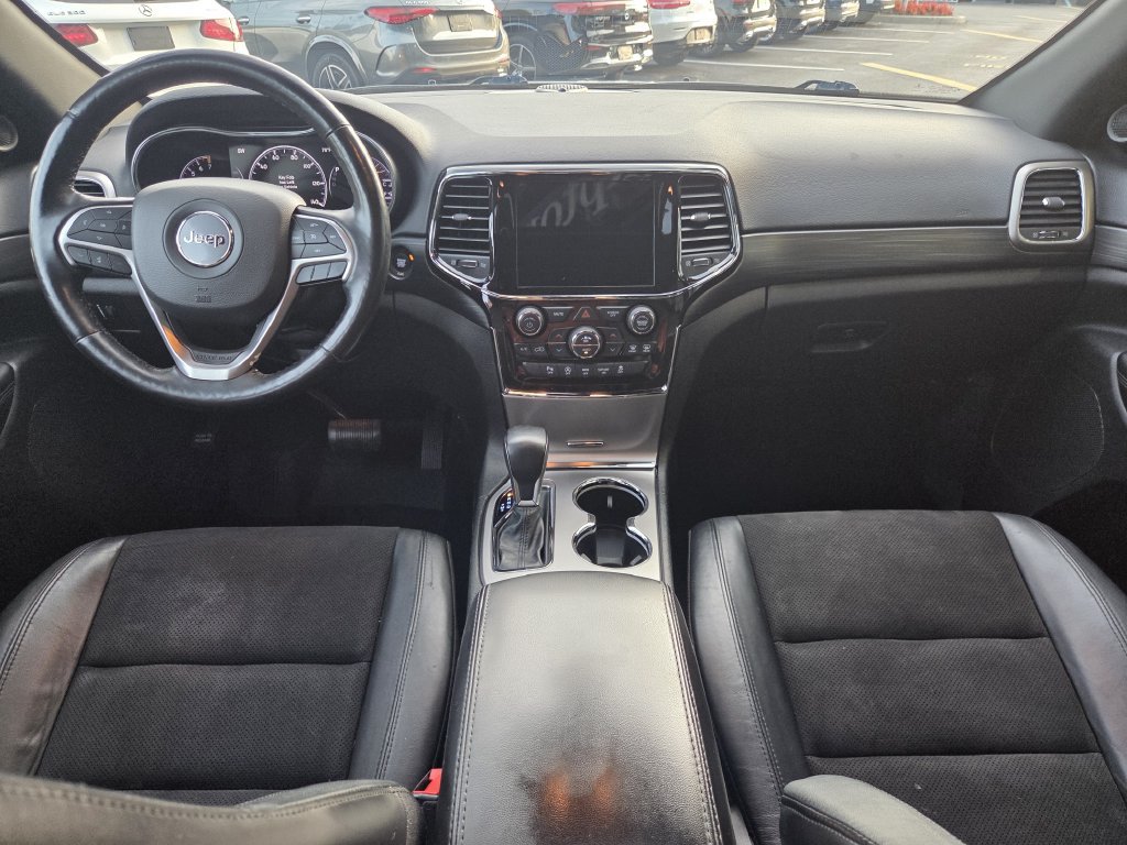Used 2021 Jeep Grand Cherokee Laredo X AWD/4WD image 2