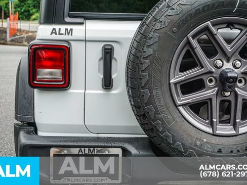 Used 2025 Jeep Wrangler Unlimited Sport AWD/4WD image 13
