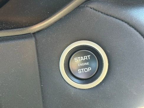 Used 2025 Land Rover Range Rover Velar Dynamic SE image 27