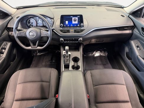Certified 2025 Nissan Altima 2.5 S FWD image 3