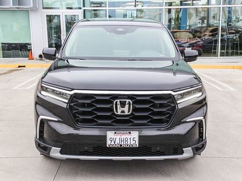Used 2025 Honda Pilot EX-L image 2
