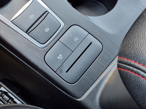 Used 2025 Ford Escape ST-Line AWD/4WD image 19