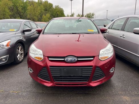 Used 2014 Ford Focus SE w/ Equipment Group 201A FWD image 2