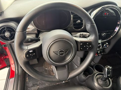 Used 2022 MINI Cooper 4-Door Hardtop w/ Storage Package FWD image 11