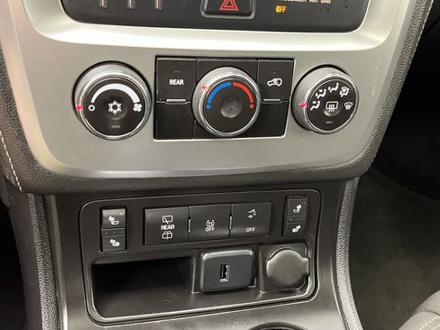 Used 2015 GMC Acadia SLE FWD image 20