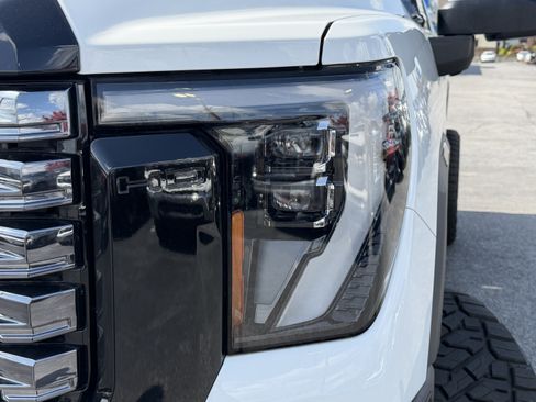 Used 2025 GMC Sierra 2500 Denali Ultimate AWD/4WD image 6
