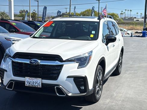 Certified 2025 Subaru Ascent Touring w/ Popular Package #2 AWD/4WD image 3