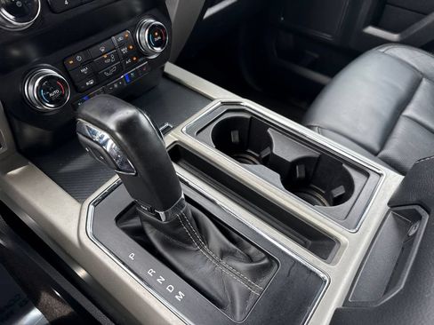 Used 2019 Ford F150 Lariat w/ Equipment Group 502A Luxury AWD/4WD image 23