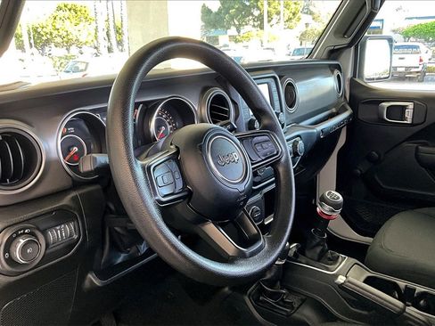 Used 2022 Jeep Wrangler Sport image 17