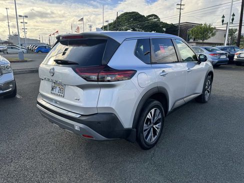 Certified 2022 Nissan Rogue SV image 3