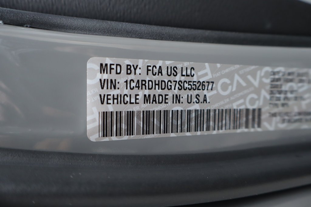 Used 2025 Dodge Durango GT w/ Blacktop Package RWD image 38