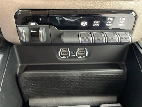 Used 2021 RAM 3500 Laramie image 27