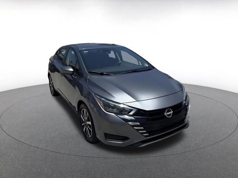 Used 2025 Nissan Versa SV FWD image 3