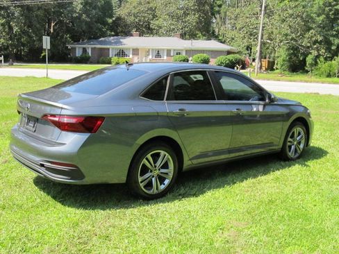 Used 2022 Volkswagen Jetta SE image 6