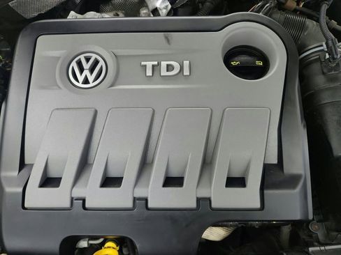 Used 2014 Volkswagen Passat TDI SE image 36