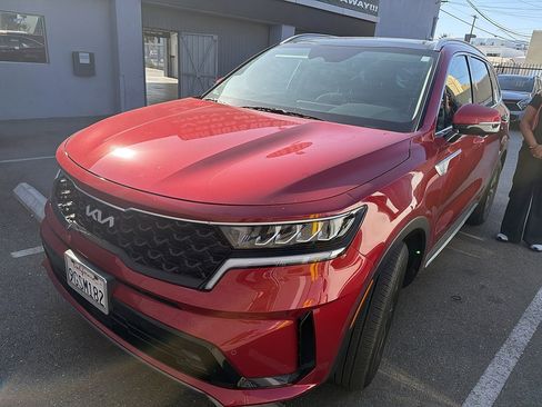 Used 2023 Kia Sorento EX w/ Panoramic Sunroof Package FWD image 4
