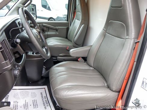 Used 2024 Chevrolet Express 3500 w/ Power Convenience Package RWD image 9