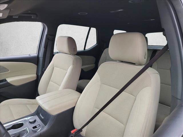 Used 2023 Chevrolet Traverse LS w/ Safety Package FWD image 13