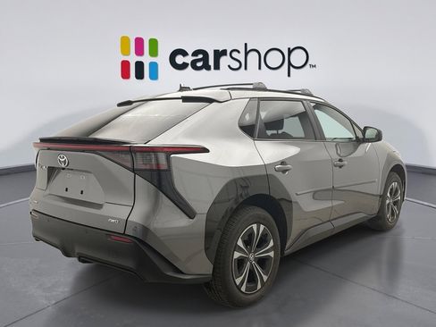 Used 2024 Toyota bZ4X XLE w/ Weather Package image 4