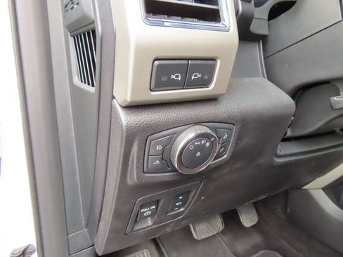 Used 2018 Ford F150 Lariat AWD/4WD image 16