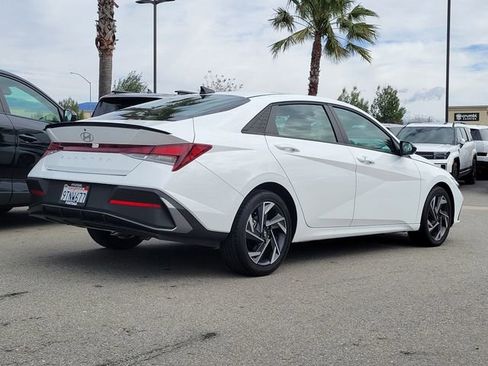 Certified 2025 Hyundai Elantra Sport image 2