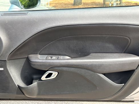 Used 2018 Dodge Challenger SXT Plus image 8