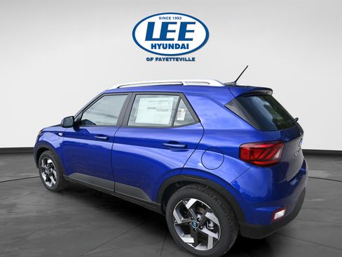 Certified 2026 Hyundai Venue SEL FWD image 5
