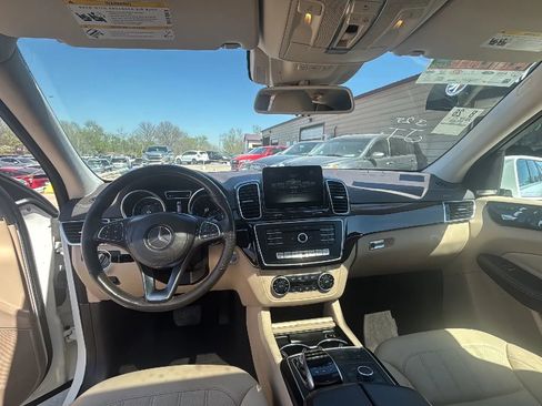 Used 2017 Mercedes-Benz GLS 450 4MATIC image 16