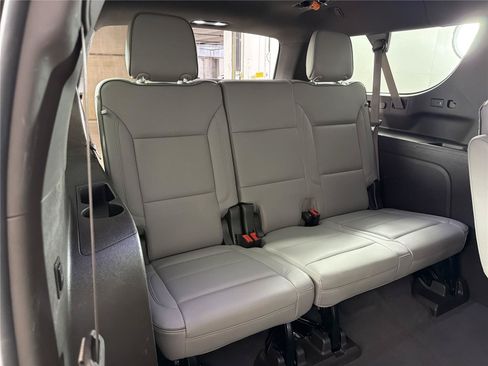 Certified 2021 GMC Yukon XL SLT w/ SLT Luxury Plus Package AWD/4WD image 13