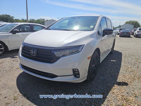 Certified 2024 Honda Odyssey Sport image 2