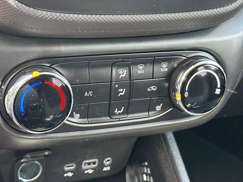 Used 2022 Chevrolet TrailBlazer LT image 35