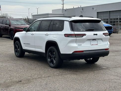 New 2026 Jeep Grand Cherokee L Limited w/ Limited Altitude Package image 5