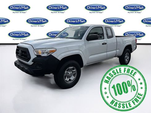 Used 2020 Toyota Tacoma SR image 3