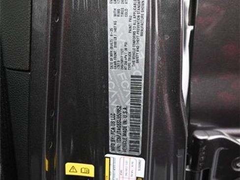 New 2025 Jeep Gladiator Sport image 15