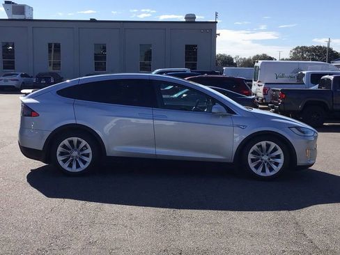 Used 2016 Tesla Model X 90D image 5