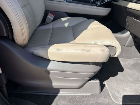 Certified 2024 Lincoln Navigator Reserve AWD/4WD image 15