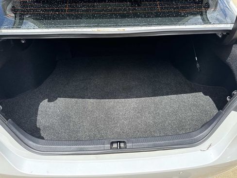 Used 2018 Toyota Camry XSE FWD image 9