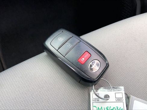 Used 2025 Toyota Tacoma SR5 AWD/4WD image 14