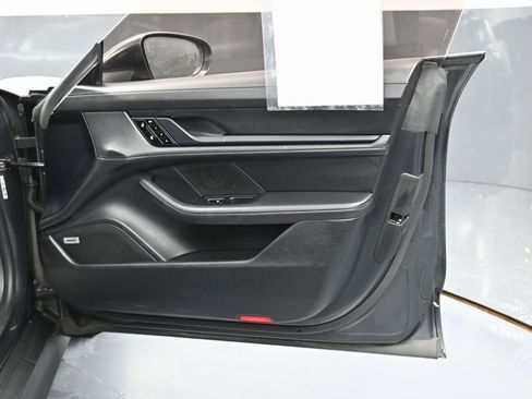 Used 2020 Porsche Taycan 4S image 38