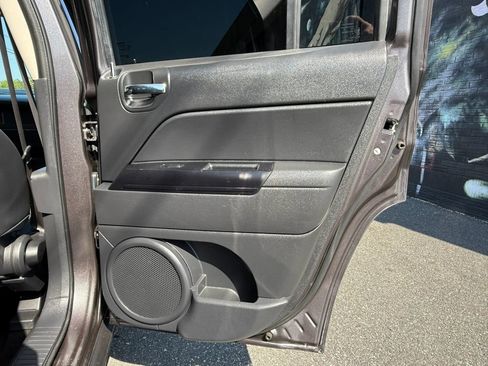 Used 2015 Jeep Patriot High Altitude FWD image 31