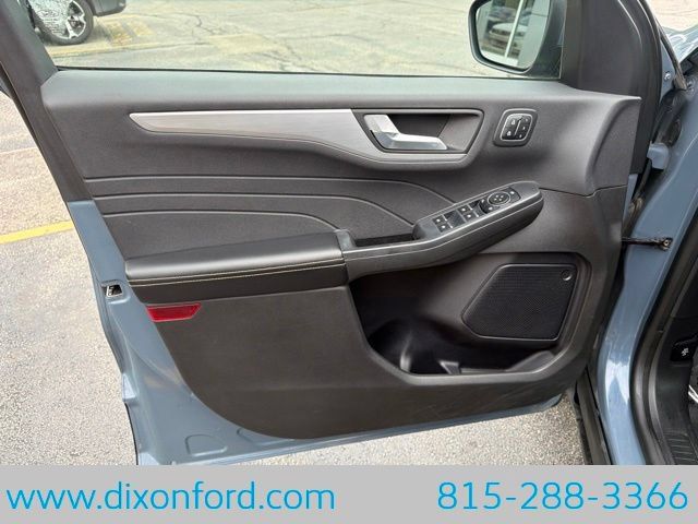 Used 2023 Ford Escape Platinum AWD/4WD image 26