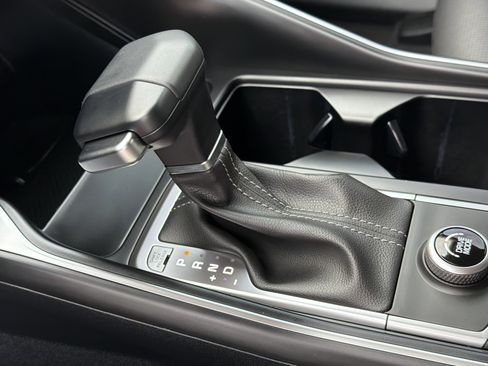 Used 2024 Kia Sorento S image 36