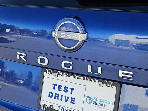 Used 2023 Nissan Rogue SV image 35