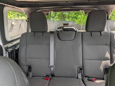 Used 2022 Jeep Wrangler Unlimited Sport AWD/4WD image 18