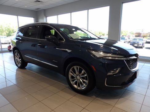 Used 2022 Buick Enclave Avenir w/ Avenir Technology Package AWD/4WD image 3