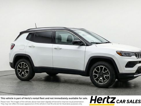 Used 2025 Jeep Compass Trailhawk AWD/4WD image 1